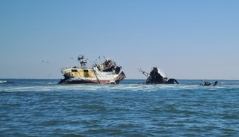 Wreck reduction of the Fukuseki Maru vessel on  the Nambian coast